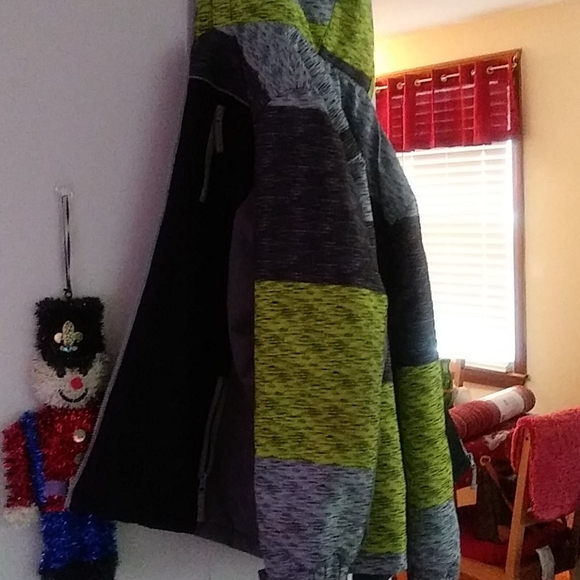 Too small - Picture 5 of 5